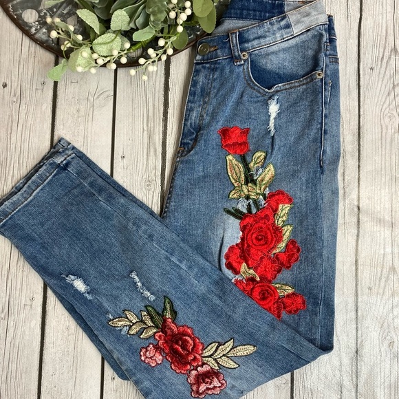 Emory Park Embroidered Cropped Jeans - Picture 3 of 11